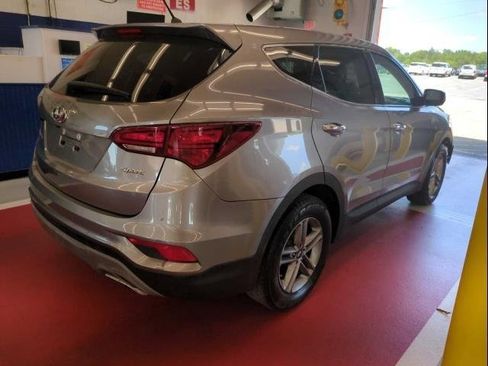 Used 2018 Hyundai Santa Fe Sport image 2