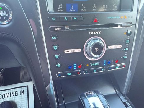 Used 2018 Ford Explorer Platinum image 23