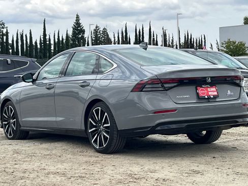 Used 2024 Honda Accord Touring image 7