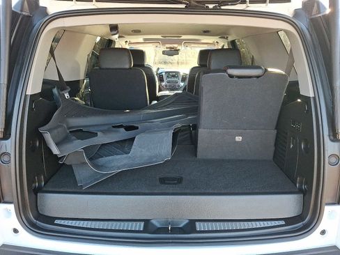 Used 2019 Chevrolet Tahoe LT w/ RST Edition image 31