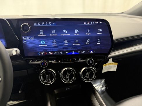 Used 2024 Chevrolet Blazer EV LT image 20