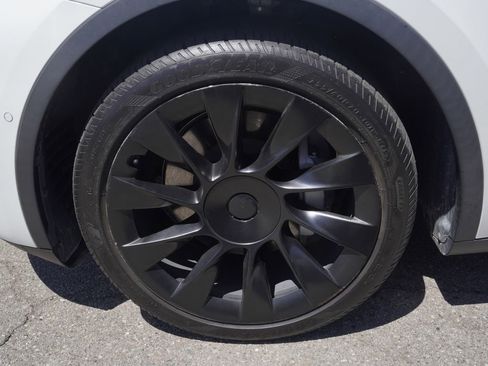 Used 2022 Tesla Model Y Long Range AWD/4WD image 7