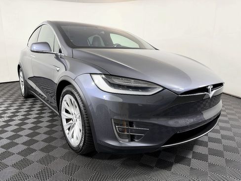 Used 2018 Tesla Model X 75D AWD/4WD image 5
