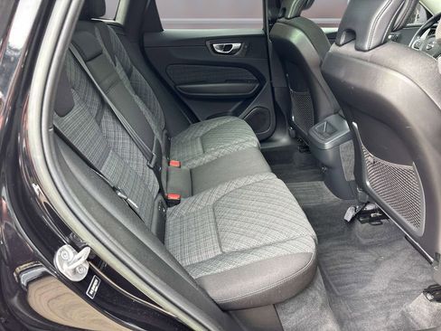 Used 2023 Volvo XC60 B5 Core AWD/4WD image 16