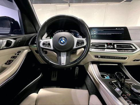 Used 2022 BMW X5 xDrive45e w/ M Sport Package AWD/4WD image 6