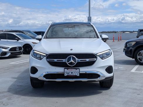 Used 2026 Mercedes-Benz GLC 300 4MATIC image 2