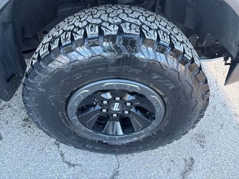 Used 2018 Ford F150 Raptor w/ Equipment Group 802A Luxury image 9