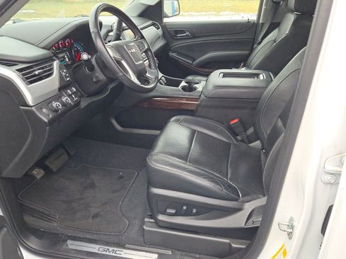 Used 2020 GMC Yukon XL SLT w/ Premium Edition image 19