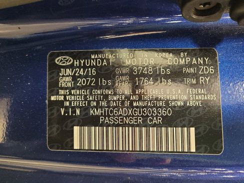 Used 2016 Hyundai Veloster w/ Option Group 02 FWD image 33