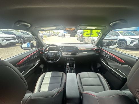 Used 2025 Chevrolet TrailBlazer RS FWD image 26