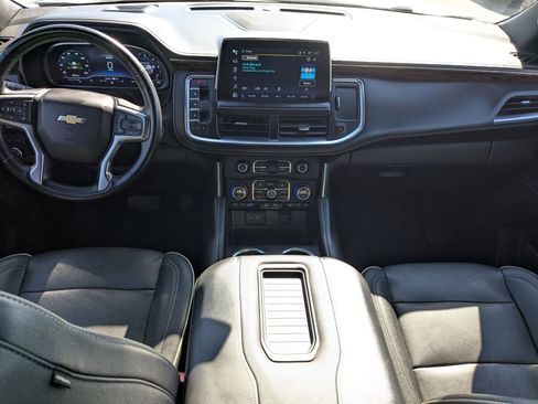 Used 2023 Chevrolet Suburban Premier image 24