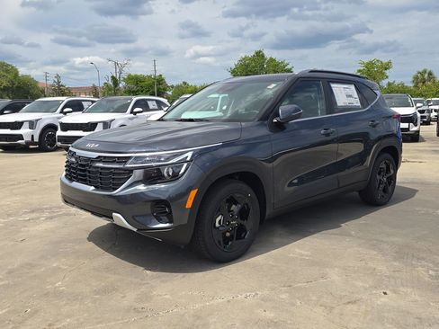 New 2026 Kia Seltos EX FWD image 4
