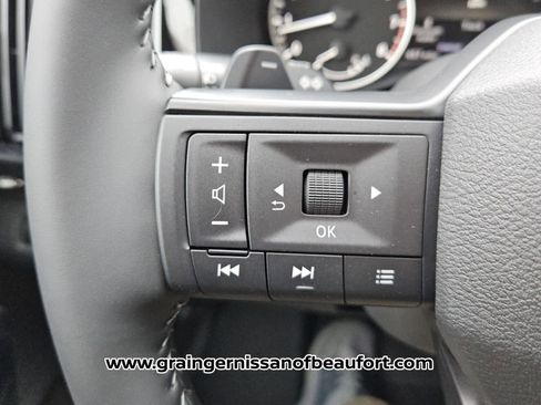 New 2026 Nissan Pathfinder SV image 12