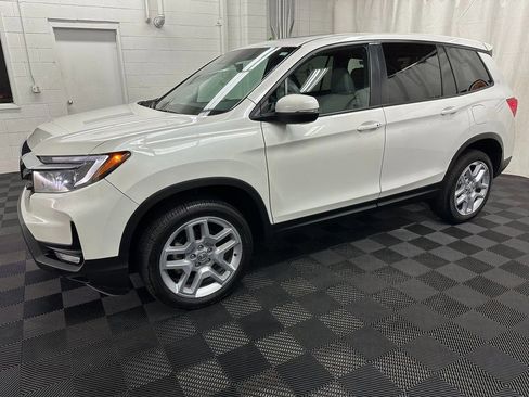 Used 2025 Honda Passport EX-L image 2