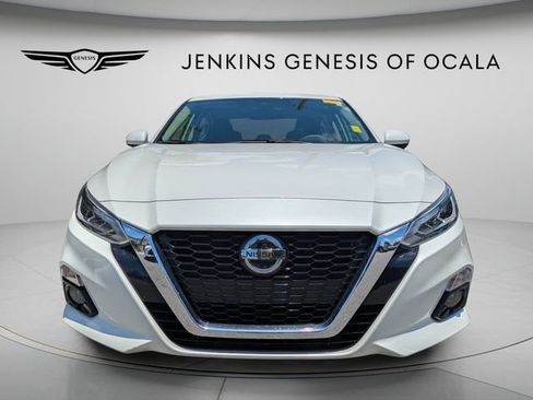 Used 2020 Nissan Altima 2.5 Platinum FWD image 2