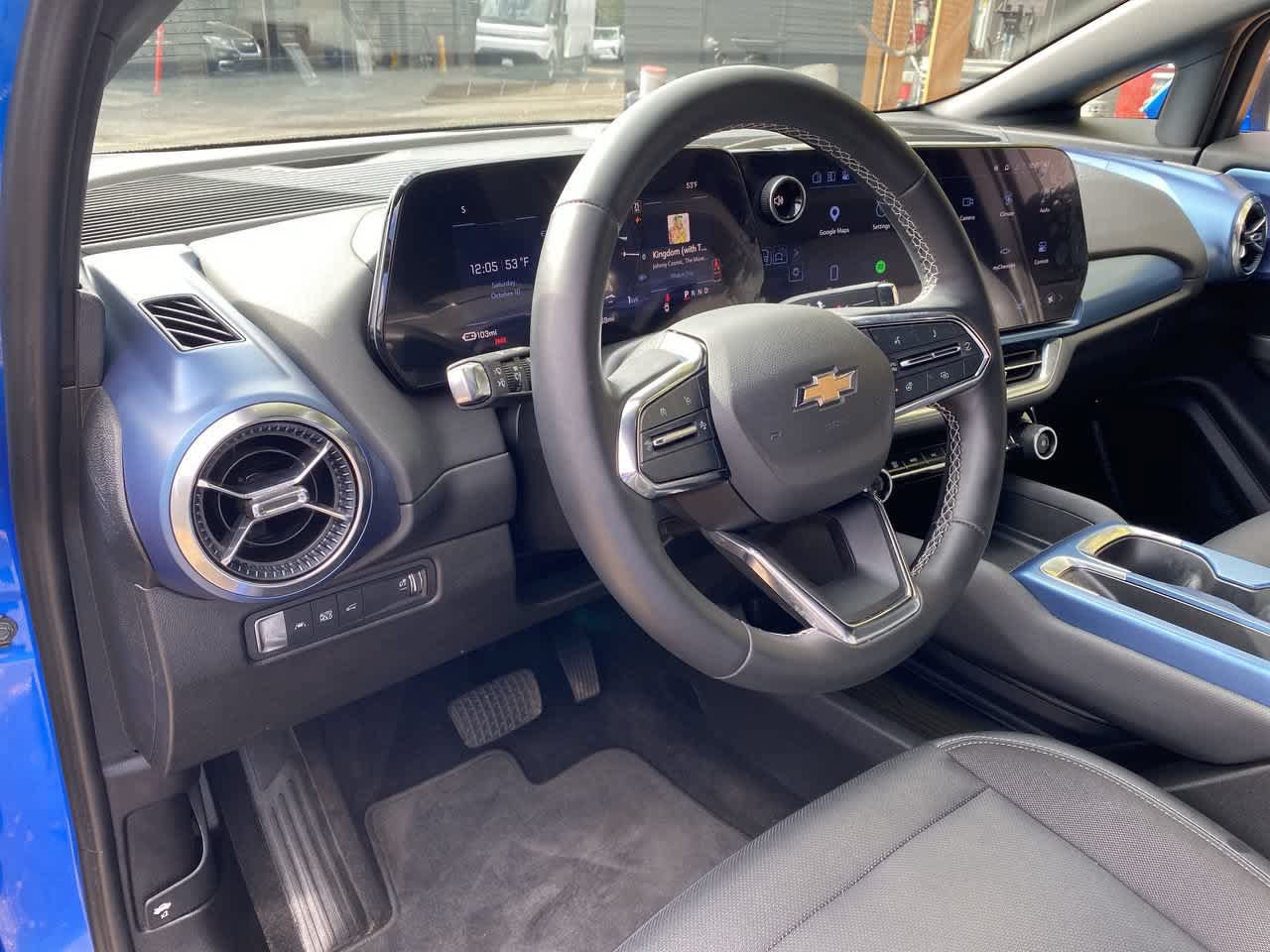 Used 2024 Chevrolet Equinox EV LT AWD/4WD image 2
