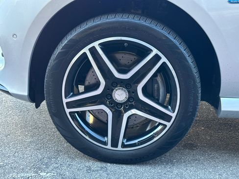 Used 2016 Mercedes-Benz GLE 550e 4MATIC w/ Driver Assistance Package image 4