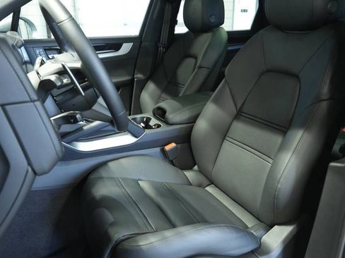 New 2026 Porsche Cayenne AWD/4WD image 5
