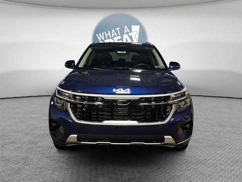 Certified 2025 Kia Seltos EX image 9