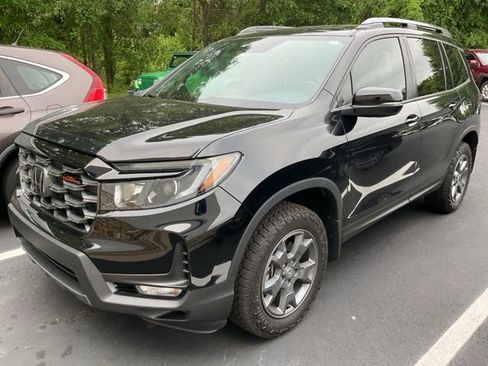 Used 2024 Honda Passport TrailSport image 12