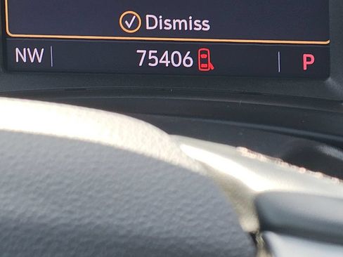 Used 2023 GMC Terrain SLT w/ Tech Package FWD image 17