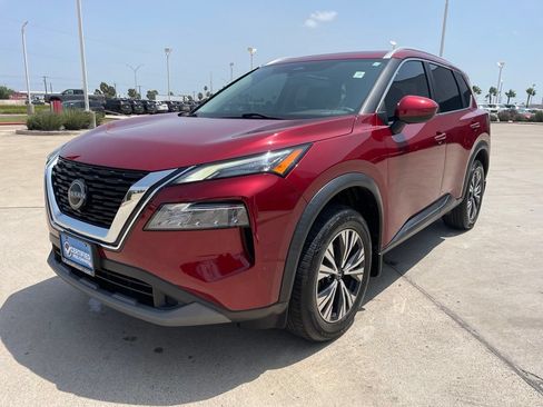 Used 2023 Nissan Rogue SV w/ SV Premium B Package FWD image 3