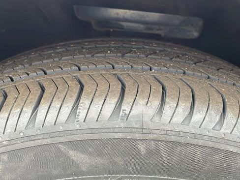 Certified 2023 Buick Envision Avenir image 30