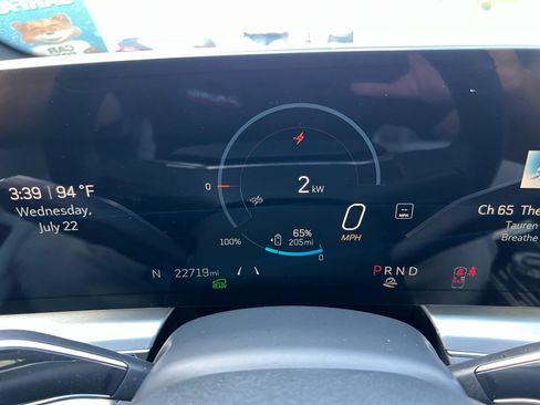 Used 2024 Cadillac Lyriq Luxury RWD image 37