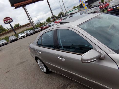 Used 2008 Mercedes-Benz E 350 4MATIC Sedan image 39