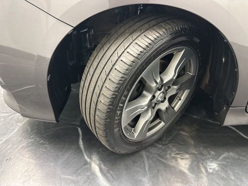 Used 2017 Toyota Sienna SE Premium image 33