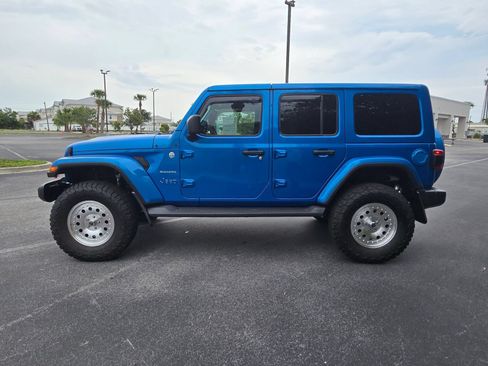 Used 2021 Jeep Wrangler Unlimited Sahara AWD/4WD image 8