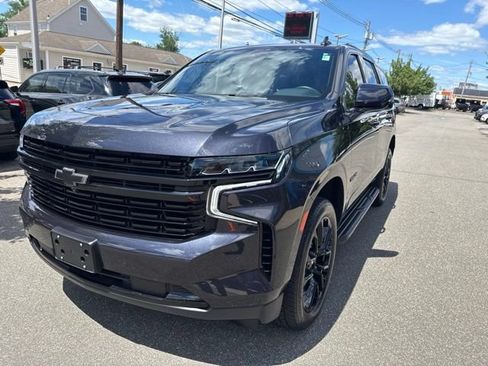 Used 2024 Chevrolet Tahoe RST w/ Luxury Package AWD/4WD image 2