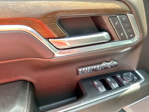 Used 2024 Chevrolet Silverado 1500 High Country w/ High Country Premium Package image 13