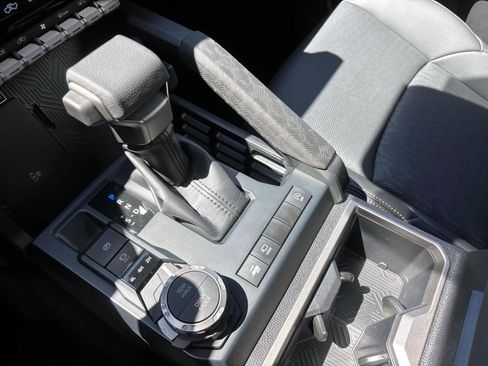 Used 2024 Toyota Tacoma Limited w/ Limited Package (LT) image 25