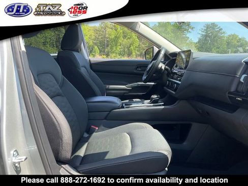 Used 2025 Nissan Pathfinder SV AWD/4WD image 5