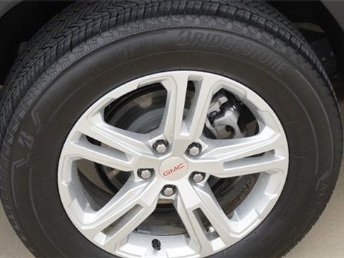 Used 2024 GMC Terrain SLE image 11