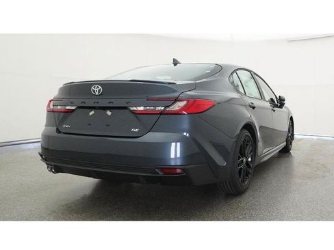 Used 2026 Toyota Camry SE FWD image 24