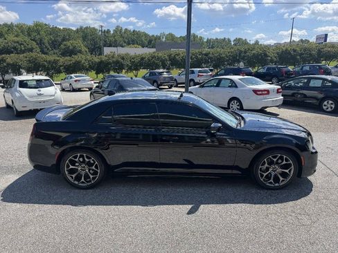 Used 2016 Chrysler 300 S w/ 300S Premium Group RWD image 5