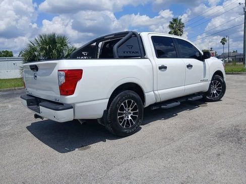 Used 2022 Nissan Titan SV w/ SV Convenience Package image 7
