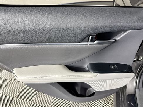 Used 2019 Toyota Camry XLE image 44