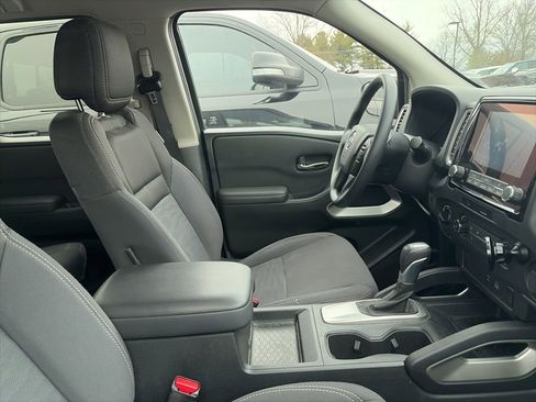 Used 2022 Nissan Frontier SV image 7
