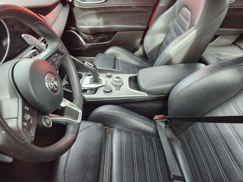 Used 2023 Alfa Romeo Giulia Veloce image 10