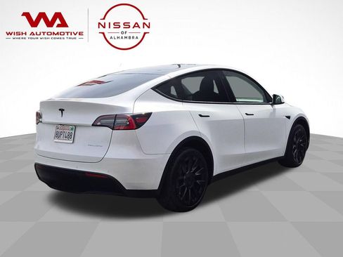 Used 2021 Tesla Model Y Long Range AWD/4WD image 5