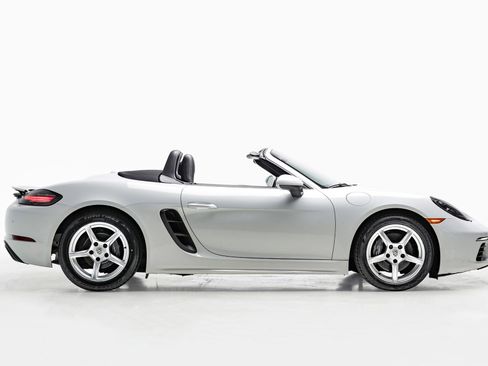 Used 2022 Porsche 718 Boxster RWD image 7