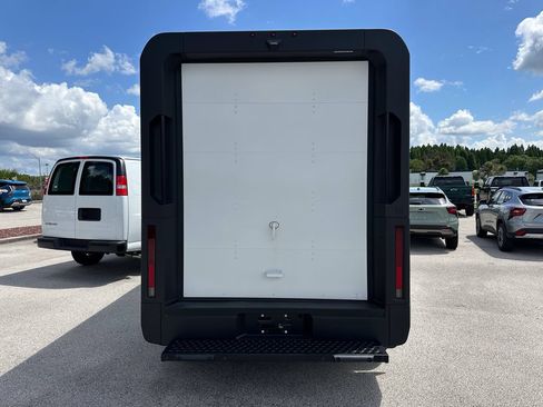 New 2026 Chevrolet Brightdrop 400 w/ Power Door Package AWD/4WD image 19