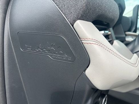 Used 2025 Ford Explorer Active w/ Active Comfort Package image 37