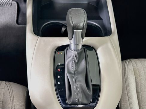 Used 2025 Honda HR-V LX image 23