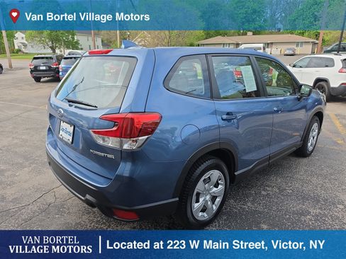 Used 2022 Subaru Forester AWD/4WD image 5