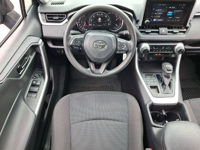 Used 2024 Toyota RAV4 LE AWD/4WD image 3