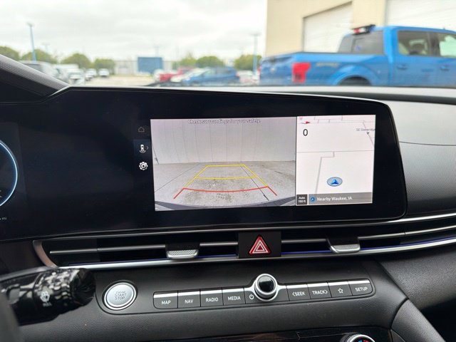 Used 2024 Hyundai Elantra SEL FWD image 30